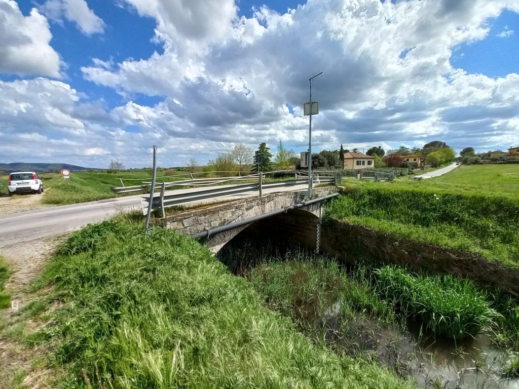 Intervento di riparazione straordinaria sul ponte situato al km 3+300 della S.P. 32 Lauretana – Provincia di Arezzo.