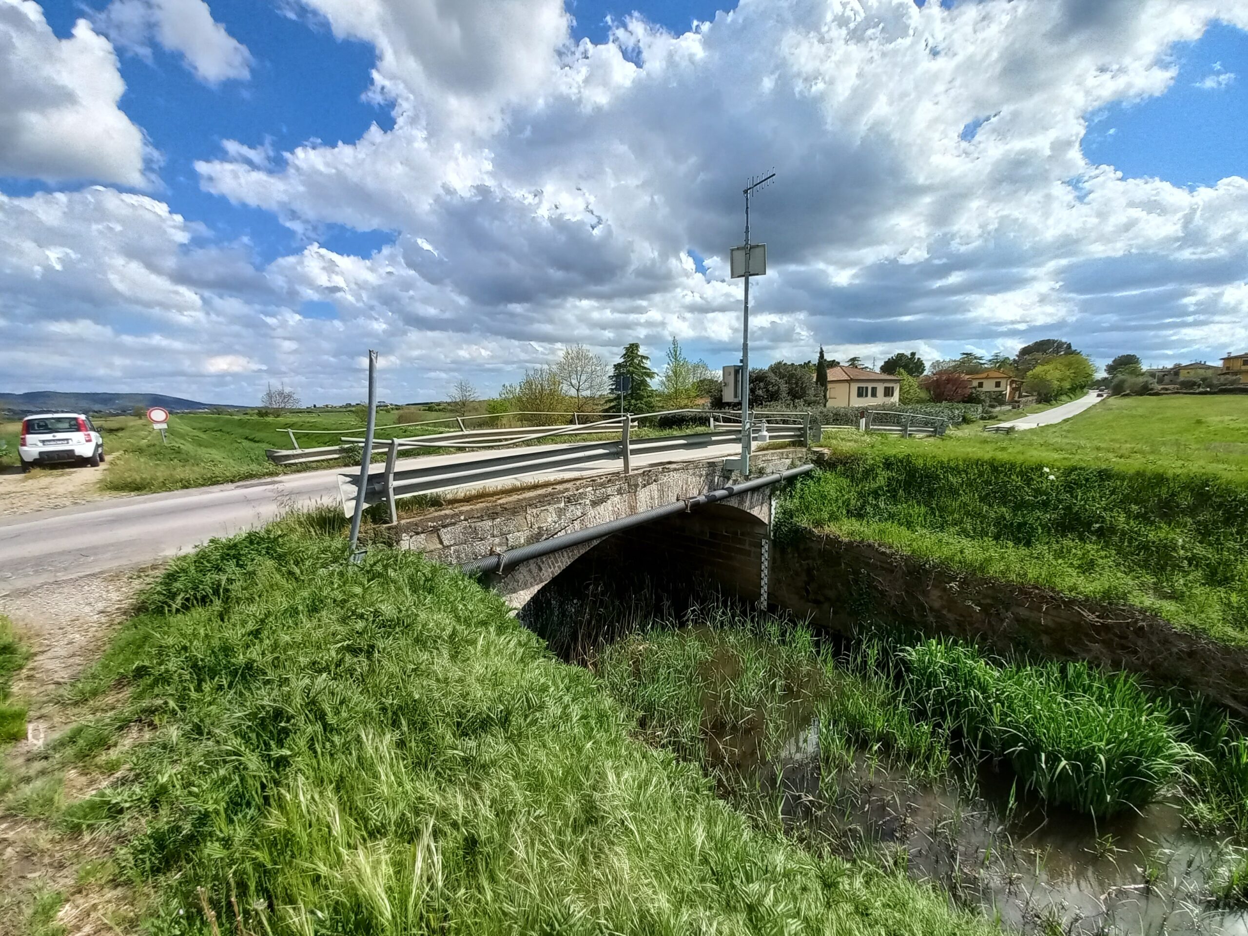 Intervento di riparazione straordinaria sul ponte situato al km 3+300 della S.P. 32 Lauretana – Provincia di Arezzo.