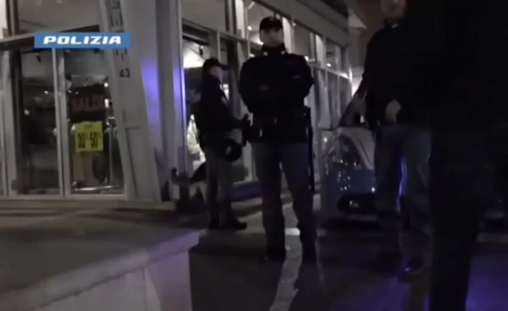 Polizia in Azione in 26 Città: 70 Arresti, 264 Denunce e 19 Armi Sottratte