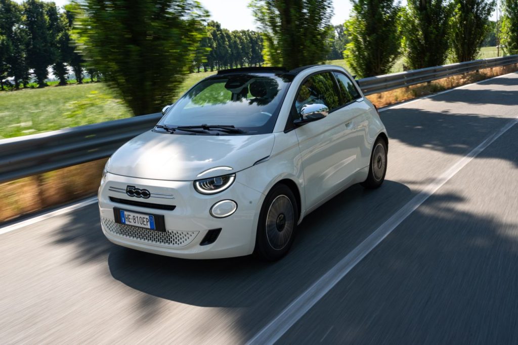 Fiat Unveils New 500 Hybrid Cabrio Dolcevita and 600 Turbo 100