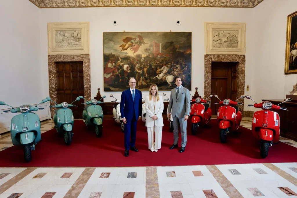 "80 Anni di Vespa: Meloni incontra i vertici Piaggio, 'Una delle icone italiane più amate'" - Agenzia Italpress