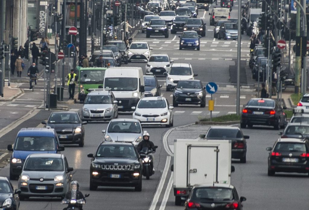 A maggio, il mercato automobilistico in Italia cresce del 7,64% rispetto all'anno precedente - Agenzia di stampa Italpress