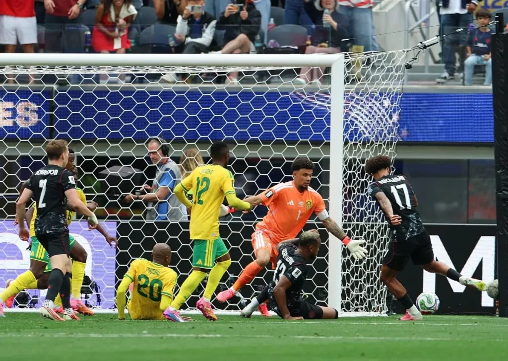 Eustaquio segna al 92°: il Canada supera il Sudafrica e conquista gli ottavi