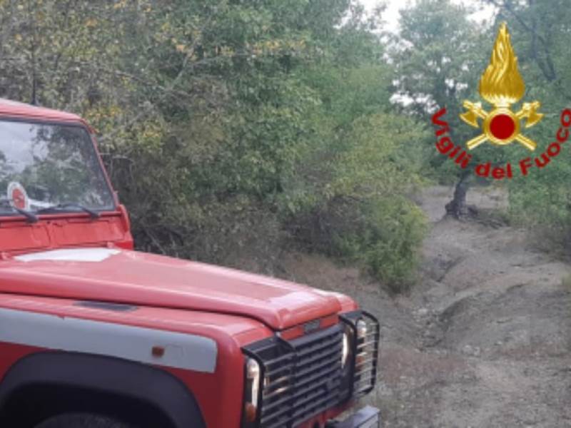 Fiamme nelle Sterpaglie all'uscita di Cascina della FiPiLi
