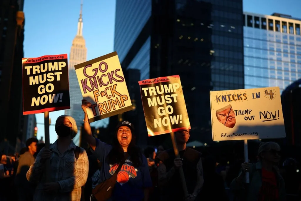 Fischi a Trump e sconfitta, incubo Knicks al Madison Square Garden