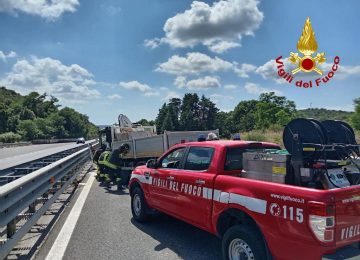 Grosseto, incidente tra auto e furgone: estratto un conducente