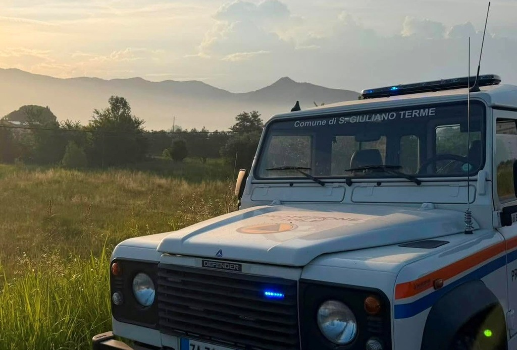 Incendio a Vicopisano: fiamme sotto controllo, proseguono le operazioni di bonifica e monitoraggio ambientale.