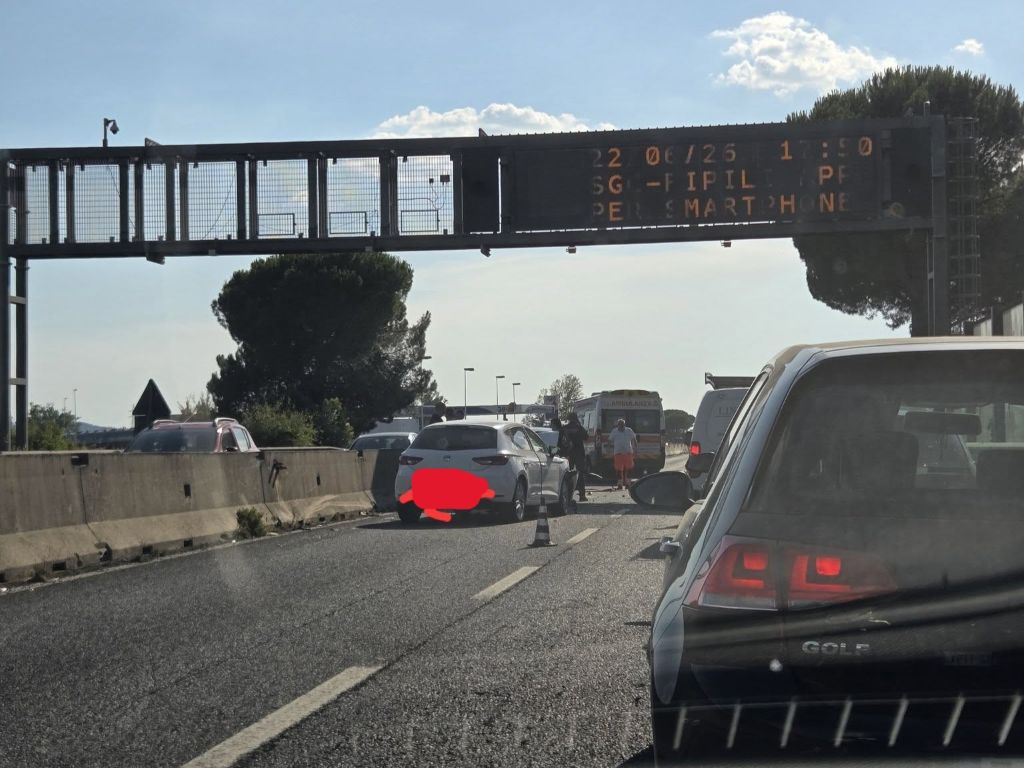 Incidente sulla Fi-Pi-Li tra Empoli e San Miniato: 5 km di coda