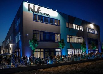 KLF Tecnokimica: Una serata di presentazione del nuovo impianto produttivo.