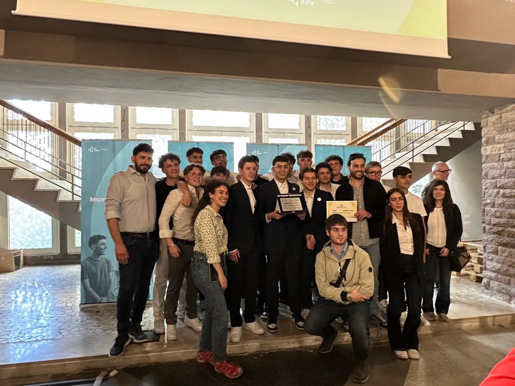 La 5A del Ferraris-Brunelleschi di Empoli vola a Roma per la finale dei campionati di imprenditorialità.