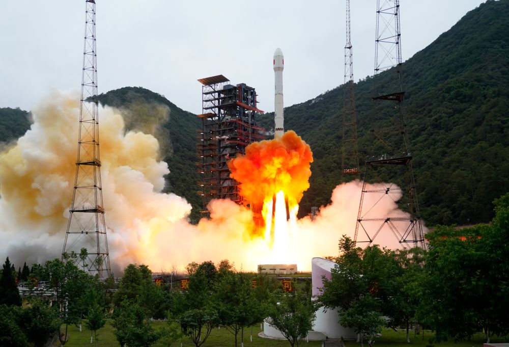 La Cina lancia un nuovo satellite nello spazio, secondo l'Agenzia di stampa Italpress