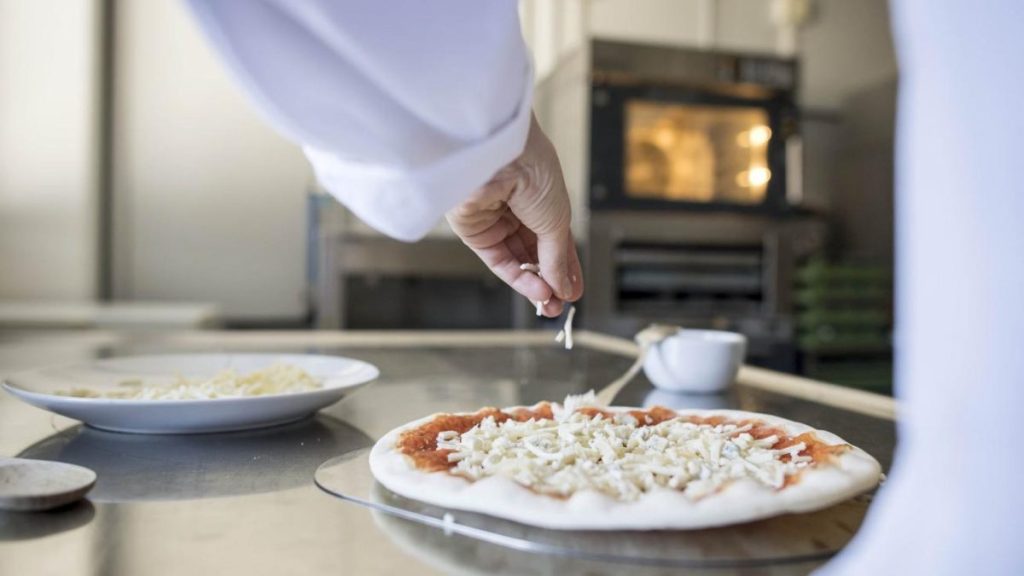 La Regione Campania e Comexposium siglano un accordo preliminare per promuovere l'arte del Pizzaiuolo a livello globale