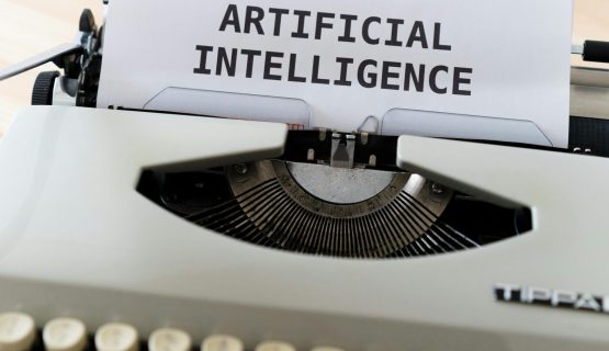 L'intelligenza artificiale mette a rischio un posto di lavoro su quattro
