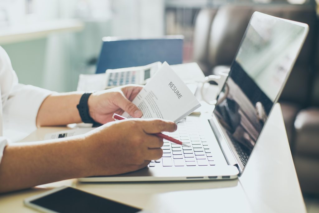 Mercato pubblicitario digitale da 11,8 miliardi: L'intelligenza artificiale rappresenta una nuova sfida per aziende e investitori