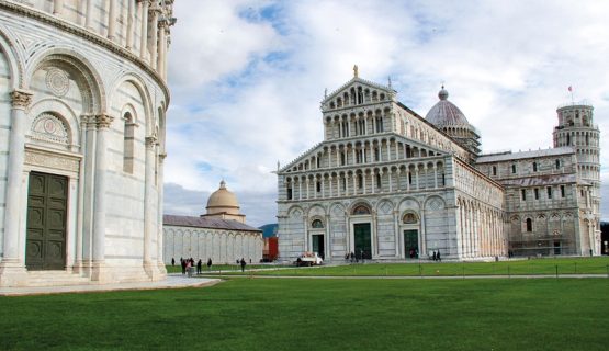 Minaccia di lanciarsi dal tetto del Museo dell'Opera del Duomo: 22enne salvato dai vigili del fuoco