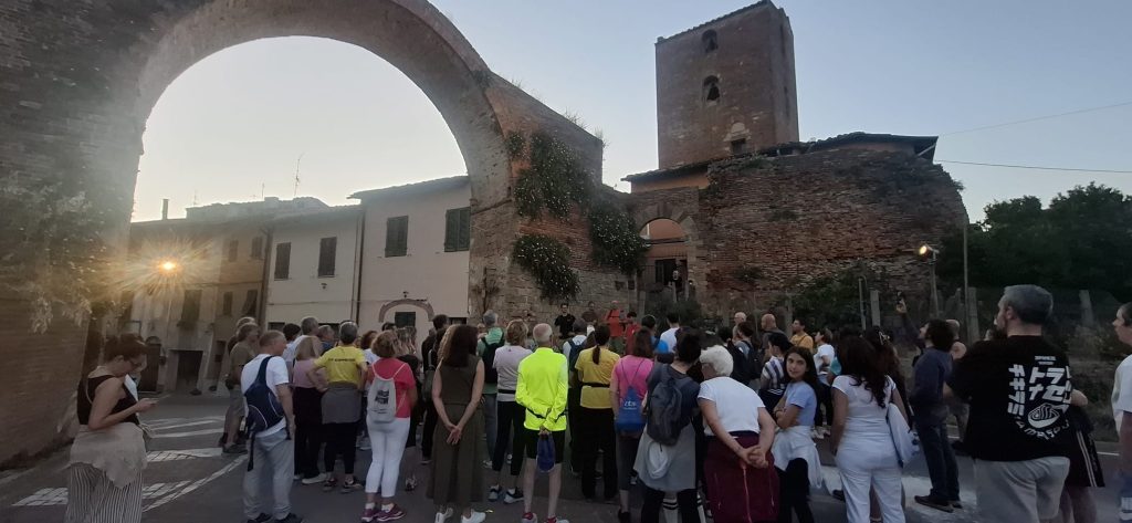 Nero a Montopoli: La passeggiata notturna alla ricerca del tartufo è un successo