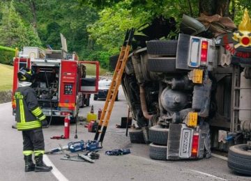 Perde la vita in un incidente stradale all'alba nel Pistoiese.