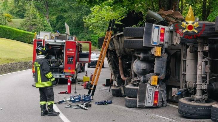 Perde la vita in un incidente stradale all'alba nel Pistoiese.