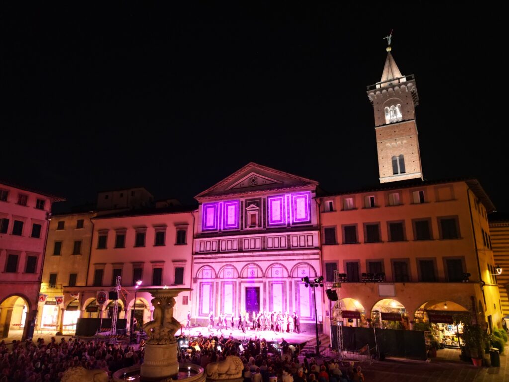 Piazza Farinata degli Uberti: Quinta Scenica della Grande Classica, Inizio con Opera Camion