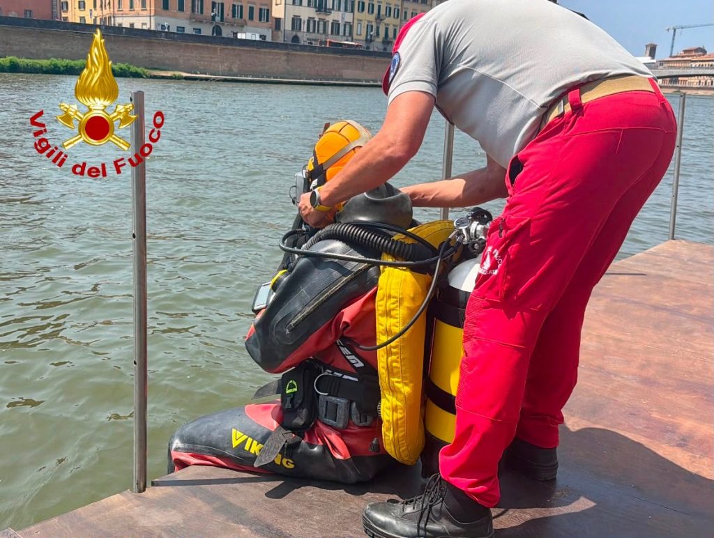 Scoperto il corpo senza vita di una persona nell'Arno