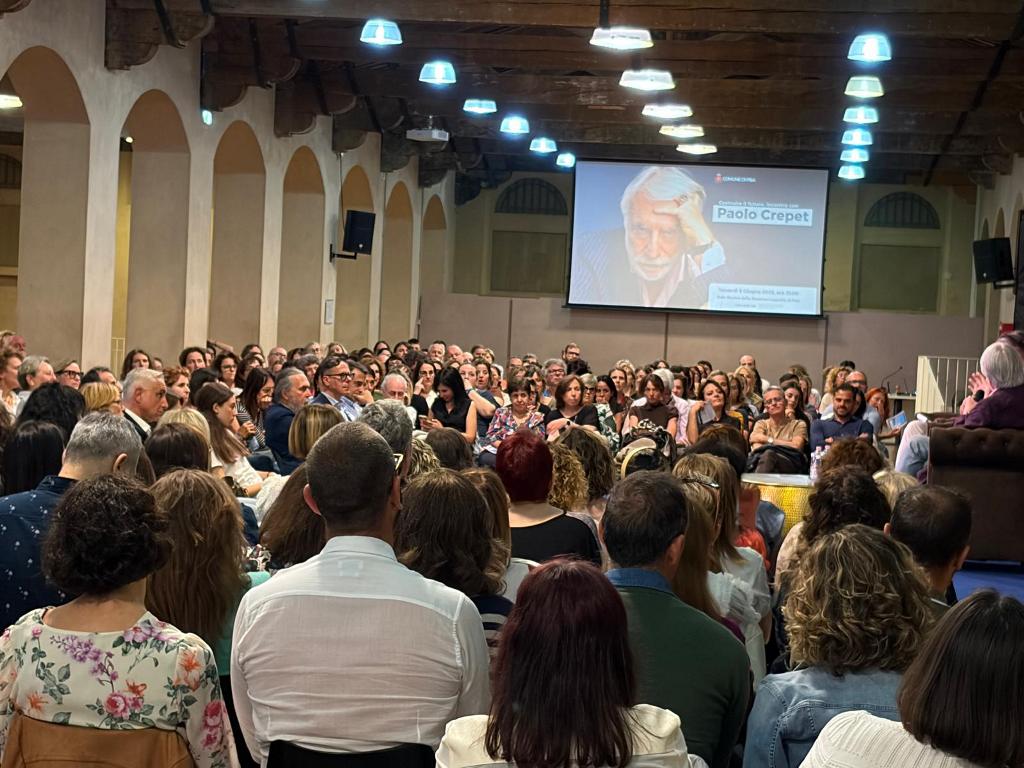 "Scuole Sicure": Oltre 500 Partecipanti all’Incontro con Paolo Crepet alla Stazione Leopolda