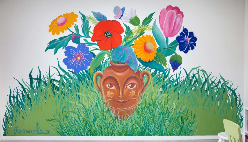 Vasi Comunicanti: Il Murale di Rosmundain da Lux Living