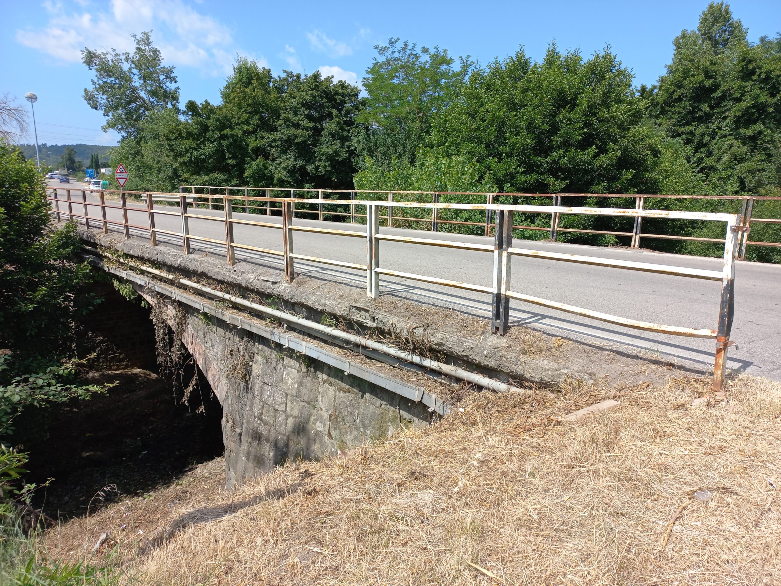 Intervento di riparazione straordinaria sul ponte al chilometro 7+550 della S.P. 21 di Pescaiola – Provincia di Arezzo