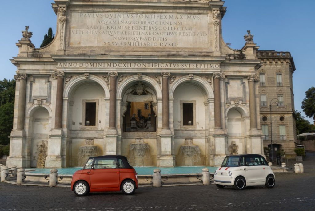 Fiat presenta la sua visione di micromobilità con Topolino, Tris e il concept Multiplina.
