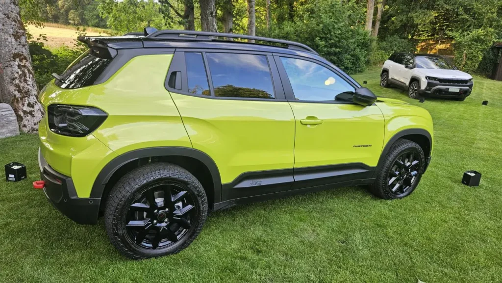 Jeep Avenger 4xe: Trazione Integrale Arriva nel Segmento B-SUV