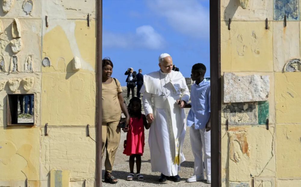 Papa Leone XIV: "L'Europa deve affrontare la crisi migratoria in modo sistematico"