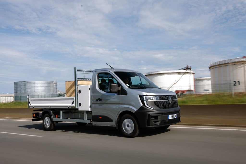 Renault Master amplia la gamma e si arricchisce di nuovi accessori