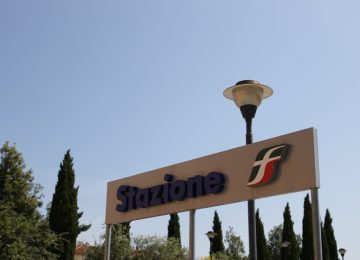 Aggredita una persona nel sottopasso della stazione di Pontedera