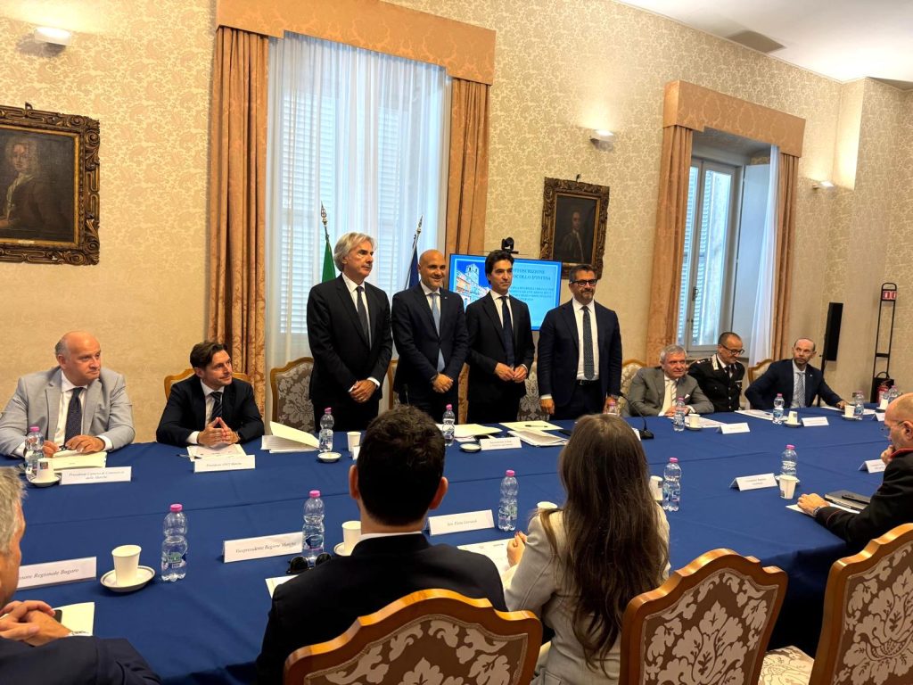 Ancona, firmato il Patto per la sicurezza urbana tra Prefettura, Regione Marche e Comune