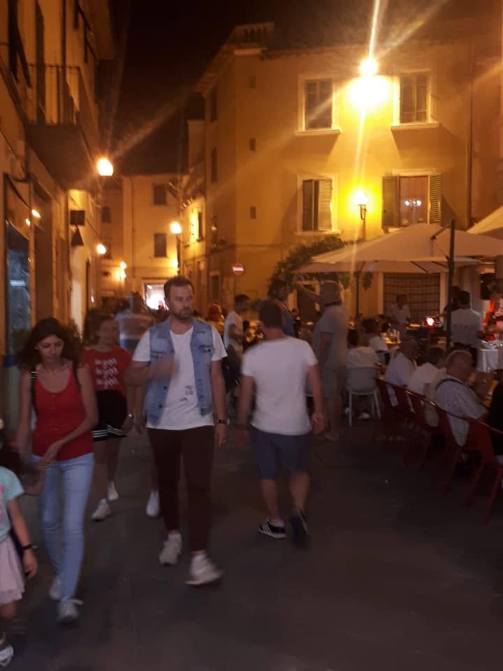 Aperture serali dei negozi del centro di Castelfiorentino