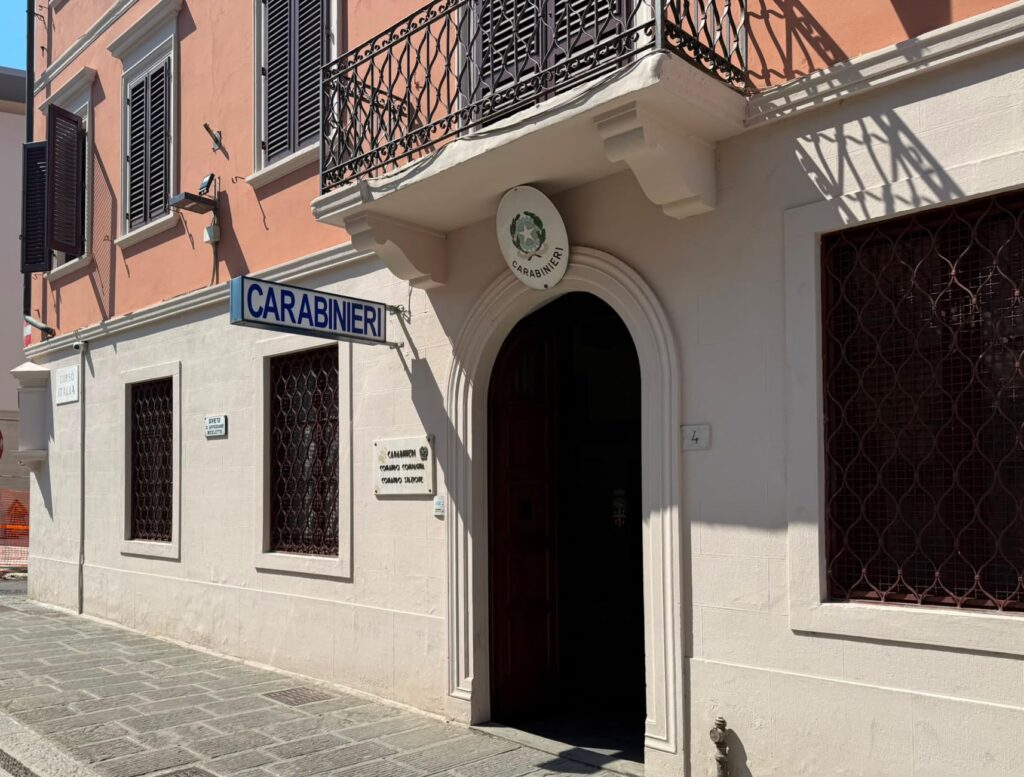 Caccia all'ex compagna: 45enne agli arresti domiciliari con braccialetto elettronico nel Valdarno