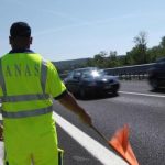 Camion in avaria, chiusa in entrambe le direzioni la SS 12 a Lucca