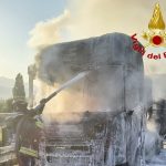 Camion in fiamme sull'A12 tra Toscana e Liguria