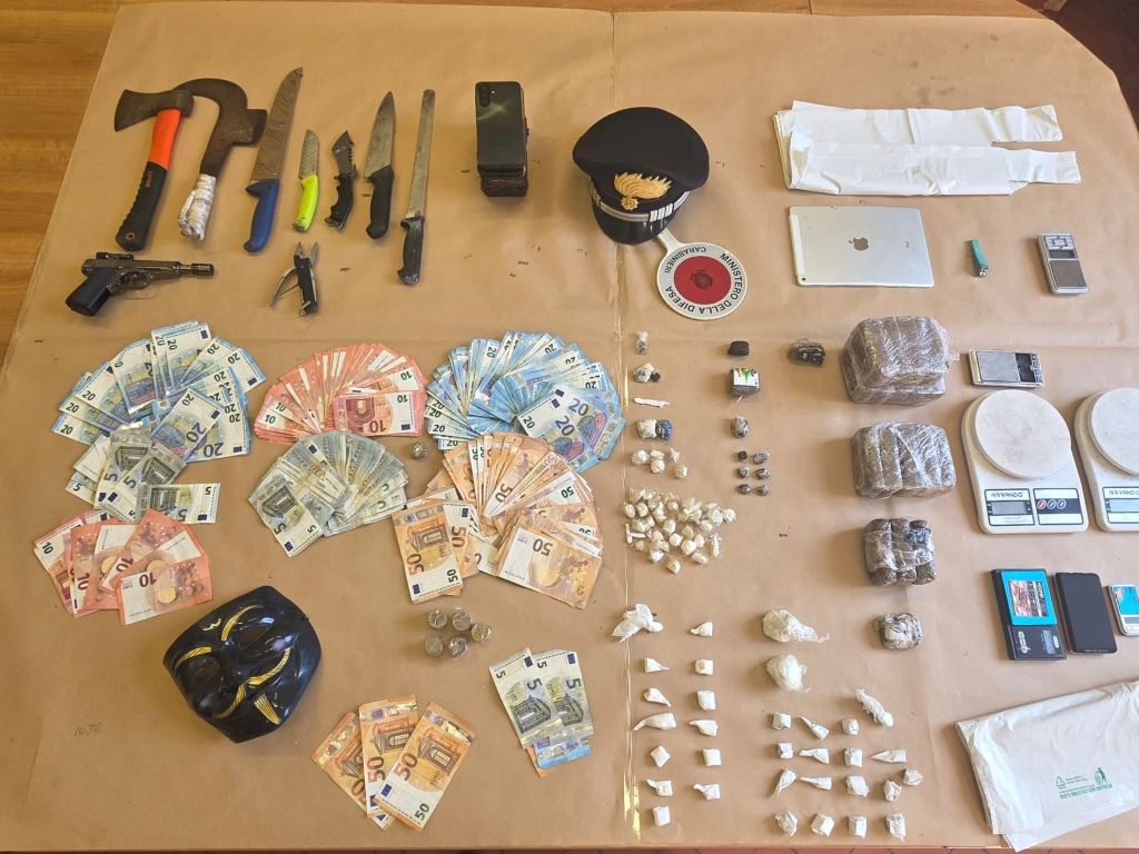 Cerbaie, il resoconto della grande operazione antidroga: 370 militari coinvolti, otto arresti e 35 bivacchi smantellati