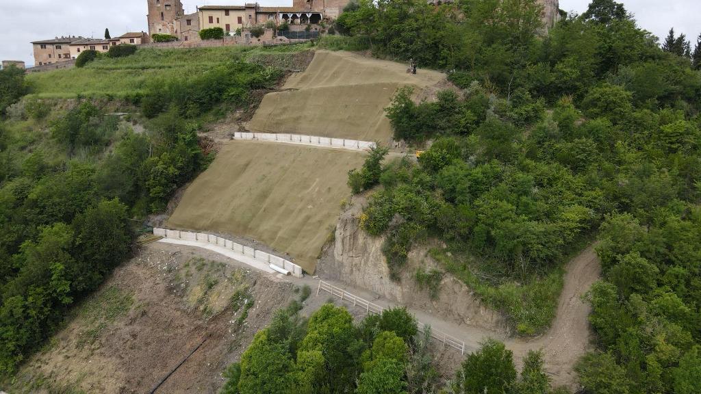 Certaldo Alto: prosegue il consolidamento del versante est con l'approvazione della perizia di variante.