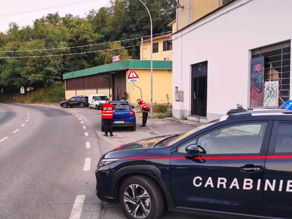 Controlli dei Carabinieri nell'Alta Val Bisenzio: decine di persone ispezionate, 3 arresti effettuati