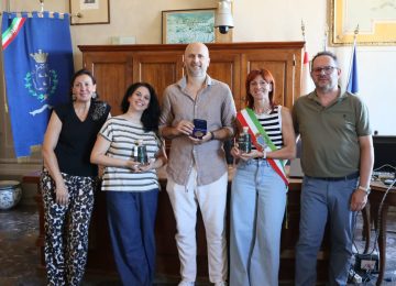 Da Calci, la medaglia a Massimiliano Poli, produttore dell'amaro SestoSenso.