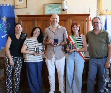 Da Calci, la medaglia a Massimiliano Poli, produttore dell'amaro SestoSenso.
