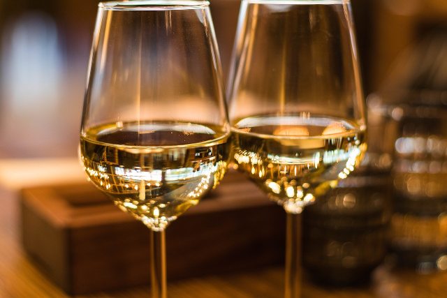 Ecco una possibile riscrittura del titolo: "Vinci ospita gli appuntamenti di 'Le notti del vino'."