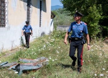 Fermati due 45enni mentre rubano rame in una villa disabitata a Capannori