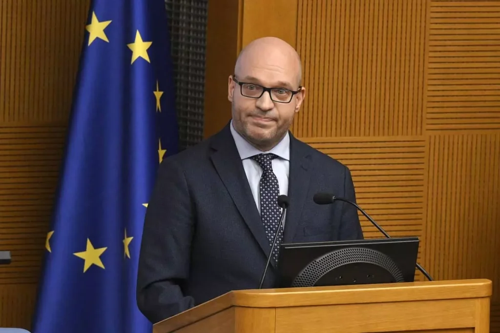 Fontana: "È Essenziale Che la Cultura della Sostenibilità Diventi un Autentico Patrimonio di Valori"