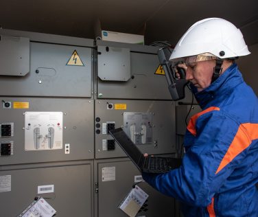 Forte dei Marmi, doppio guasto alla rete elettrica: blackout per centinaia di famiglie e imprese