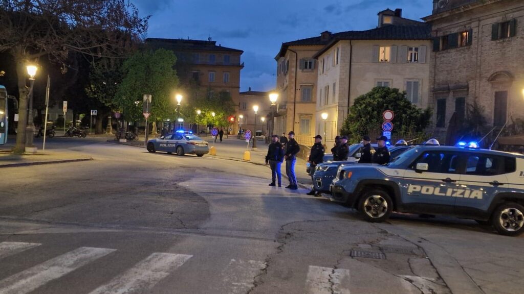 Fugge dalla polizia: arrestato un 46enne dopo un inseguimento