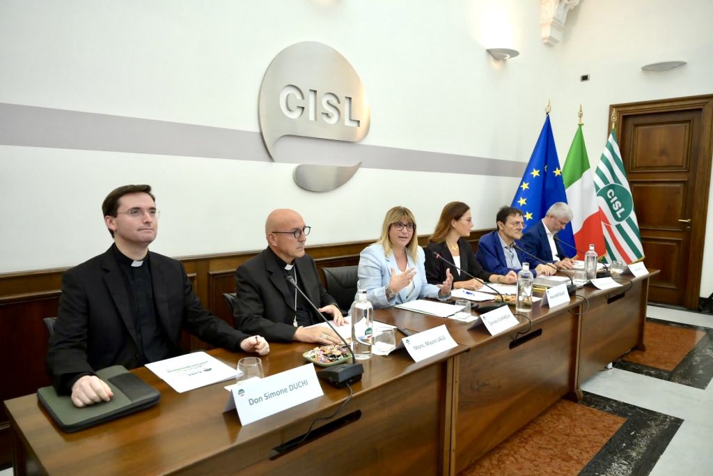Fumarola conclude il Comitato Esecutivo della Cisl: "L'IA può offrire un grande aiuto, ma deve essere regolamentata"