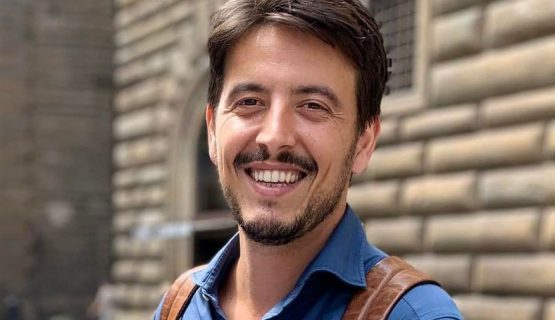 Giorgio pubblica 'Piazza Carlo Giuliani', il centrodestra si infuria