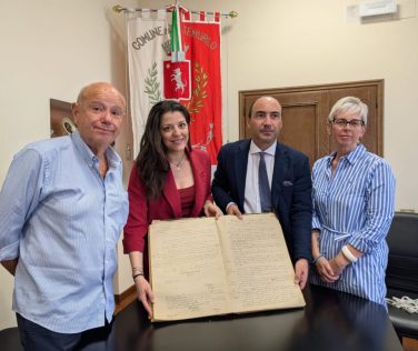 Il Comune di Montemurlo inizia il processo per revocare la cittadinanza onoraria a Benito Mussolini.